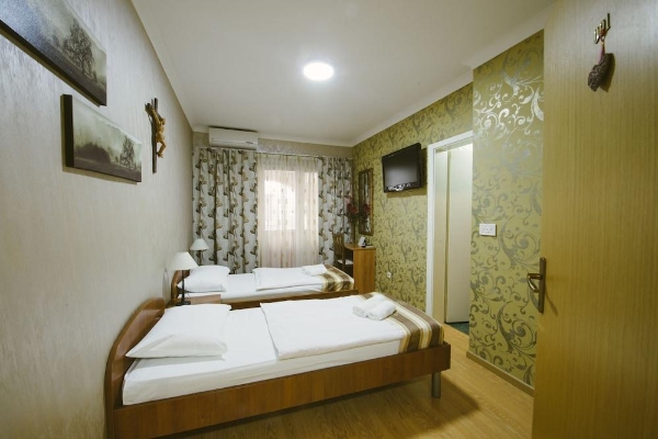 Hotel Flowers (Sivrić Mahala)))